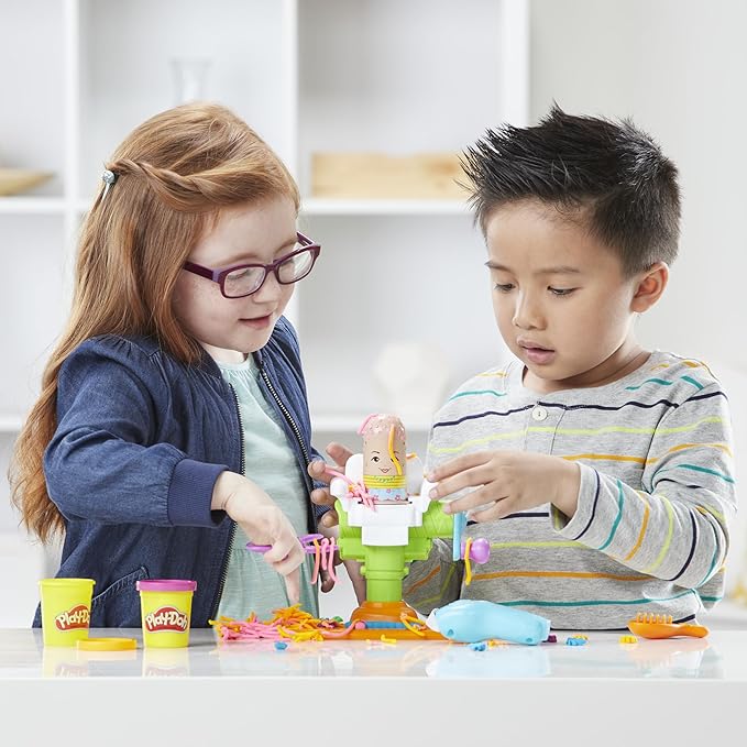 Play-Doh Buzz 'n Cut Fuzzy Pumper Barber Shop Set, Electric Buzzer, 5 Colors of 2-Ounce Cans, Preschool Toys, Christmas Gifts Girls & Boys, Ages 3+ (Amazon Exclusive)